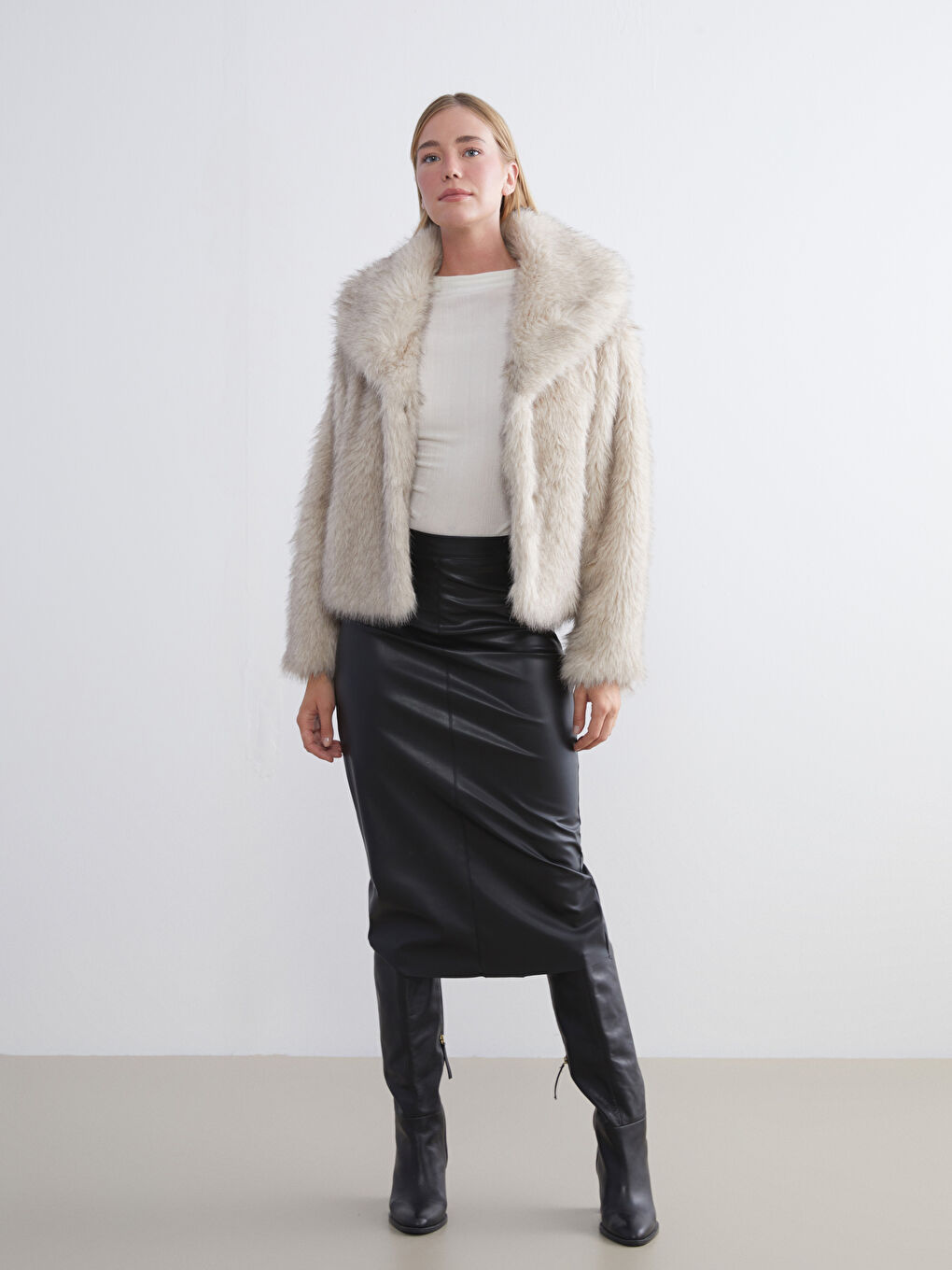 Ekru Ceket Yaka Kadın Kürk Mont-1