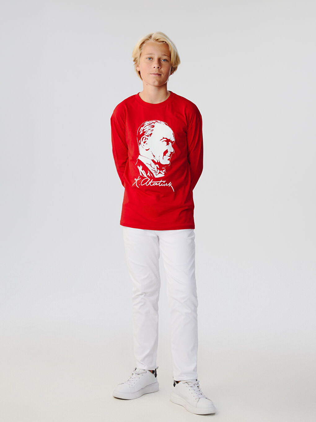 Kırmızı Bisiklet Yaka Atatürk Baskılı Erkek Çocuk Tişört-1