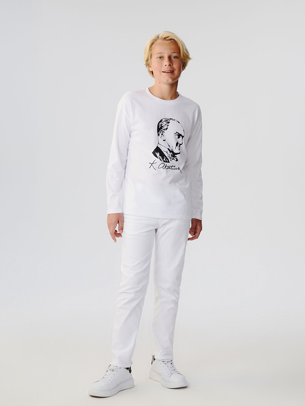 Beyaz Bisiklet Yaka Atatürk Baskılı Erkek Çocuk Tişört-1