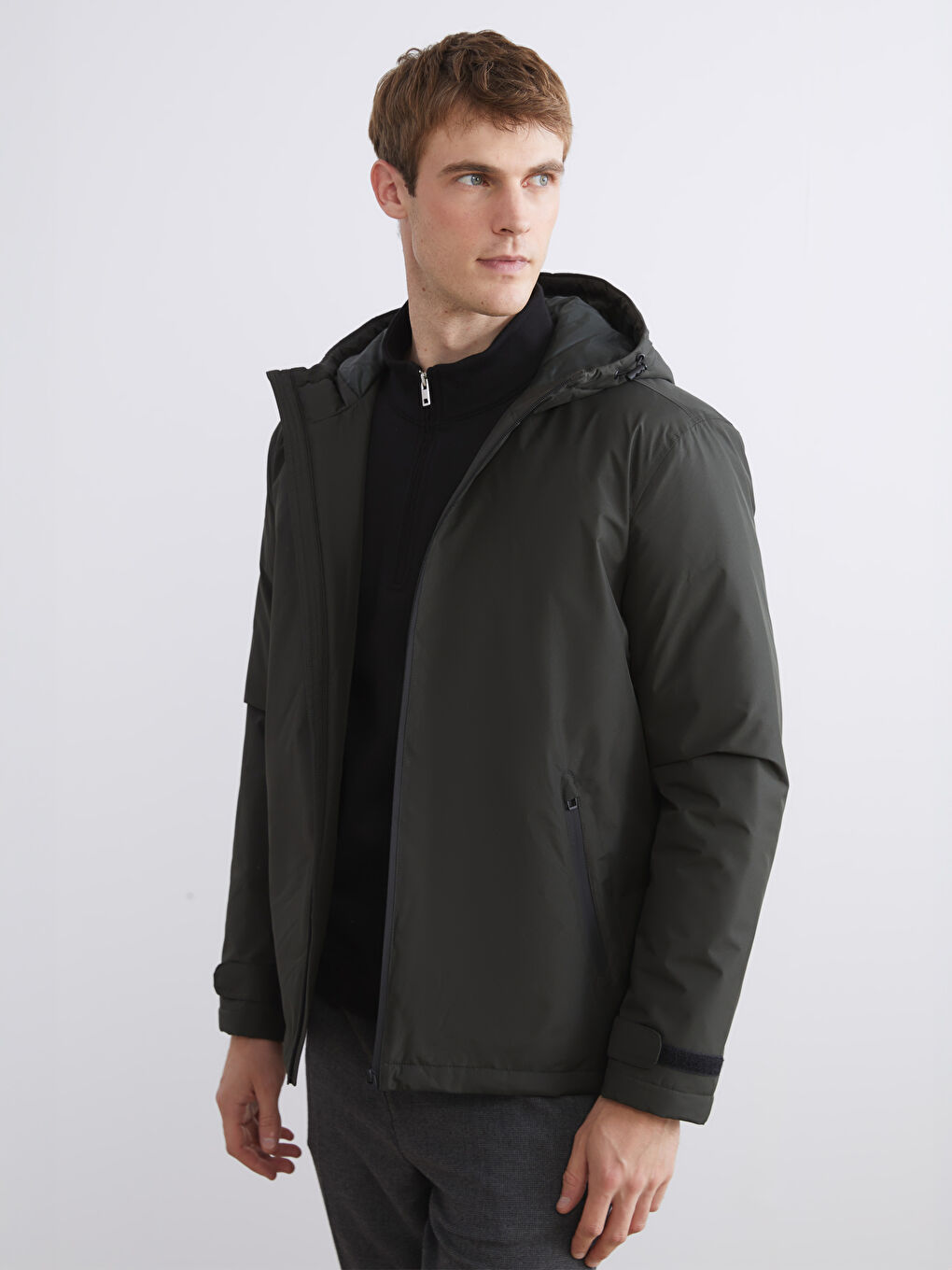 Haki Standart Kalıp Kapüşonlu Erkek Mont