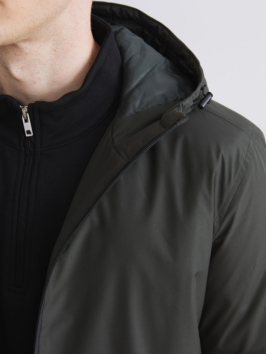 Haki Standart Kalıp Kapüşonlu Erkek Mont-2