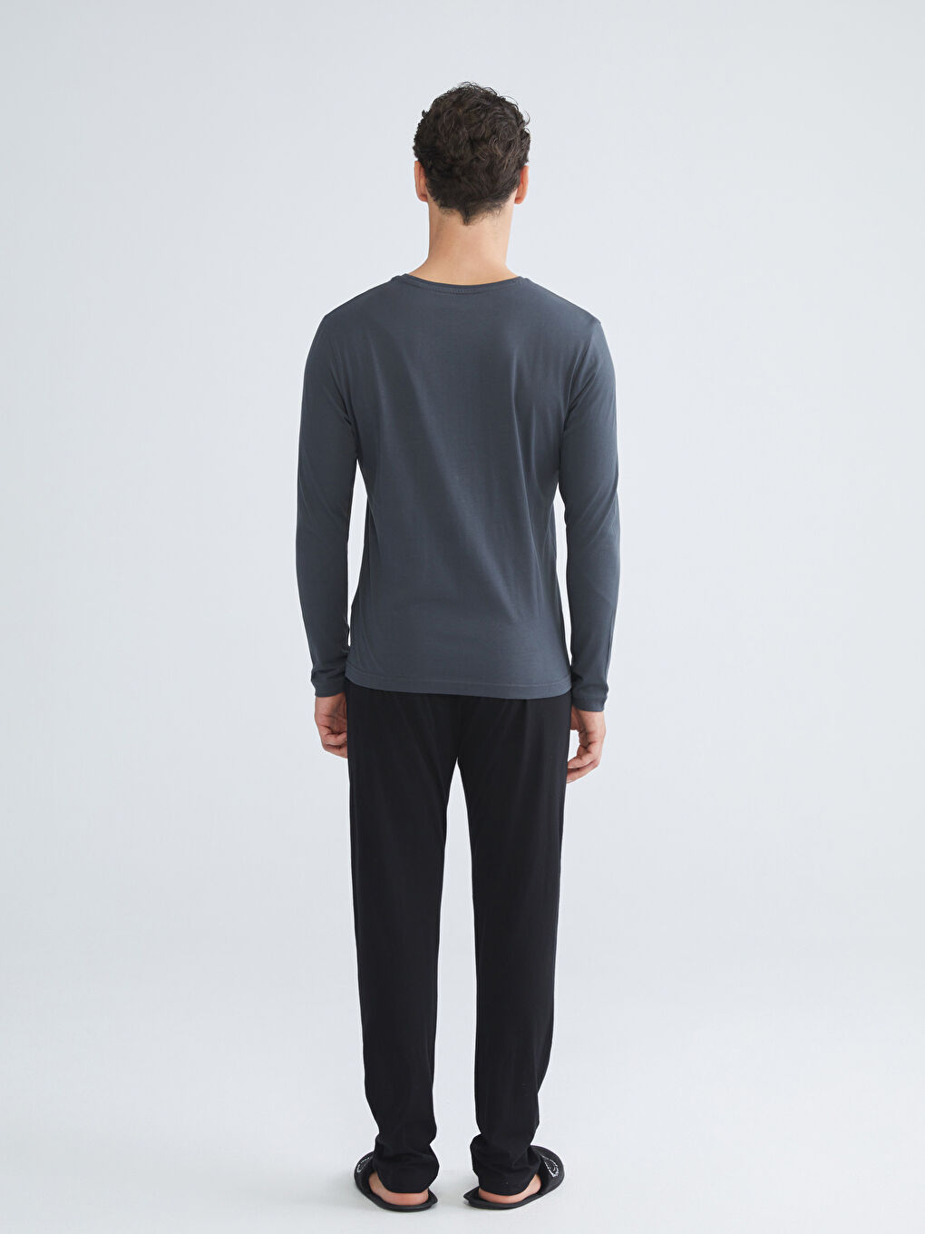 Siyah Bisiklet Yaka Uzun Kollu Erkek Pijama Takımı-3