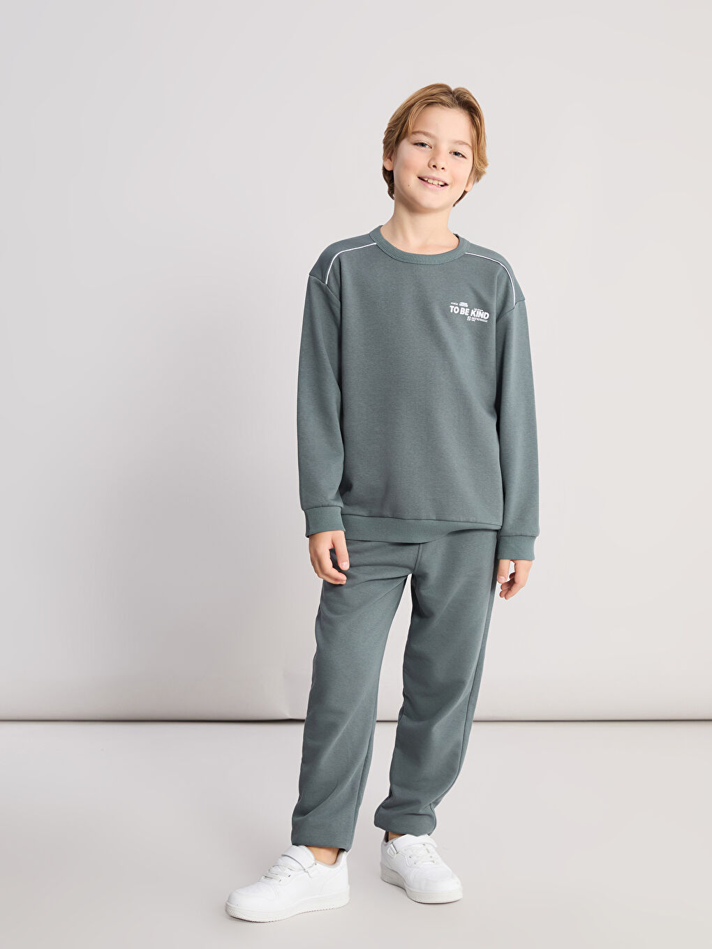 Gri Bisiklet Yaka Erkek Çocuk Eşofman Takımı-1
