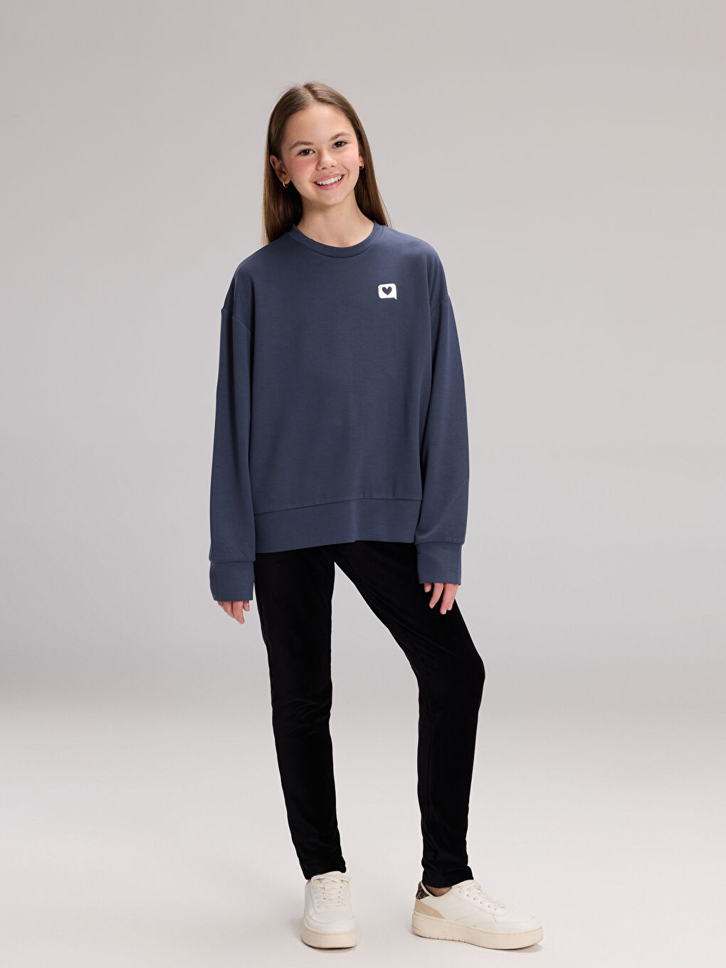 سويت شيرت للبنات بياقة دائرية-1