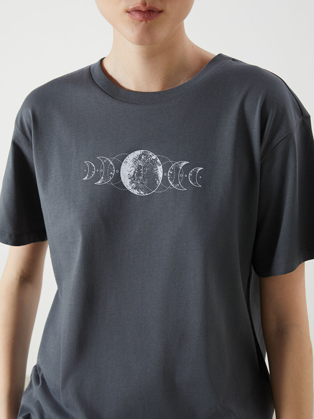 Crew Neck Printed Women's T-Shirt-5