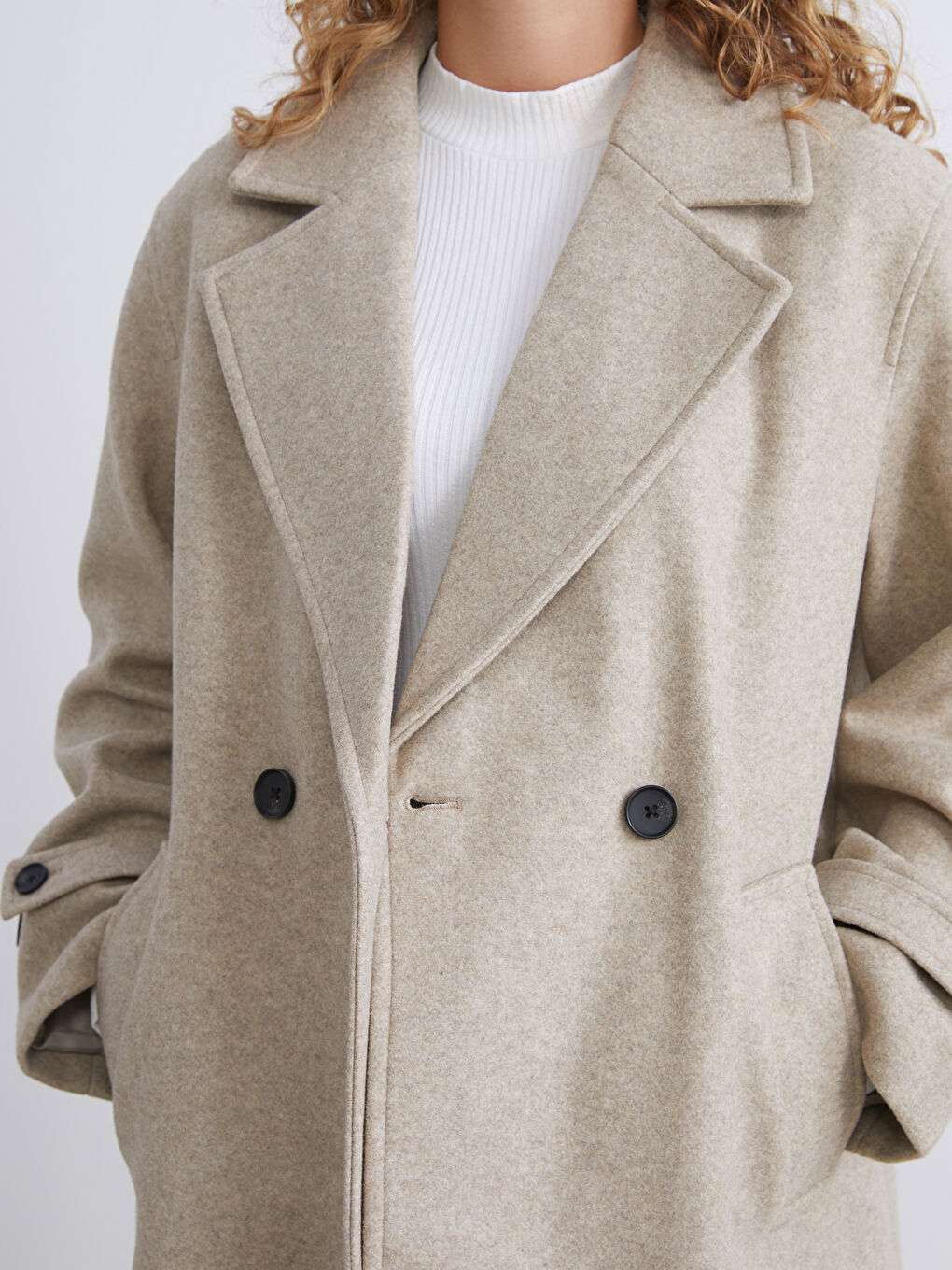 Bej Kruvaze Yaka Kadın Kaşe Kaban-3