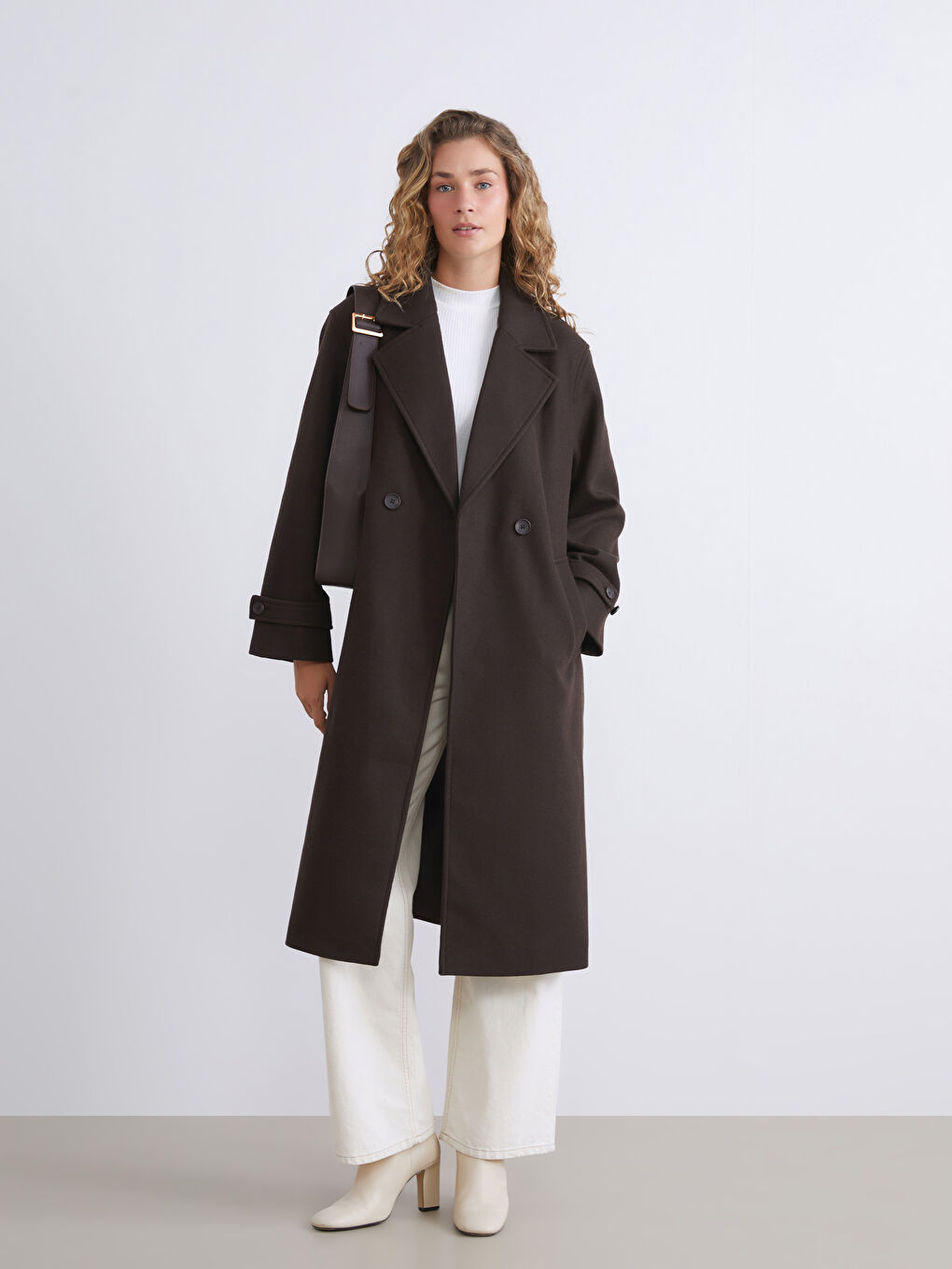 Kahverengi Kruvaze Yaka Kadın Kaşe Kaban-1