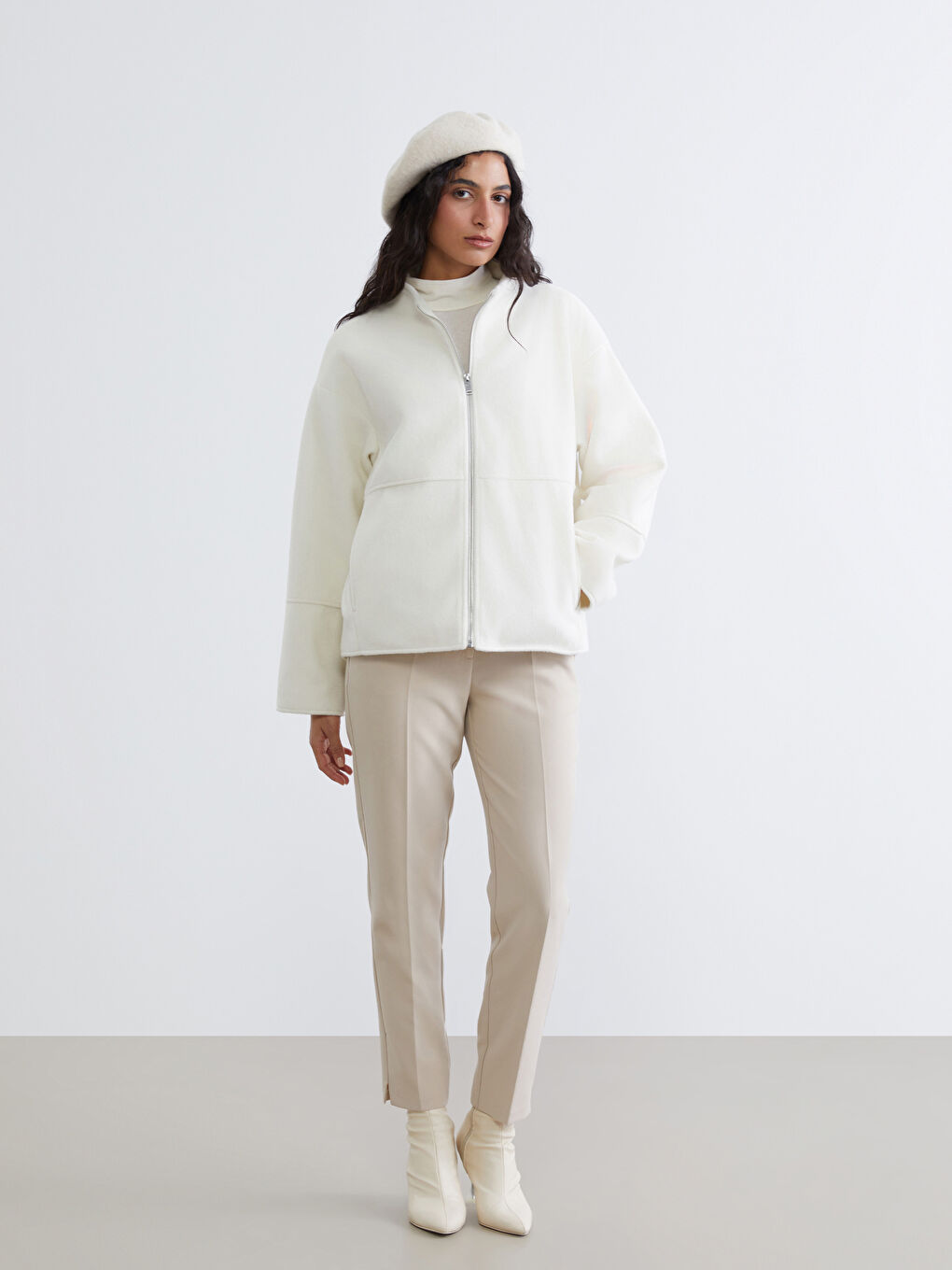 Ekru Dik Yaka Kadın Kaşe Mont-1