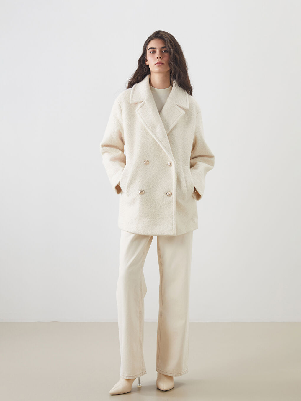 ქალი კრემისფერი შალის შერეული ქურთუკი-2