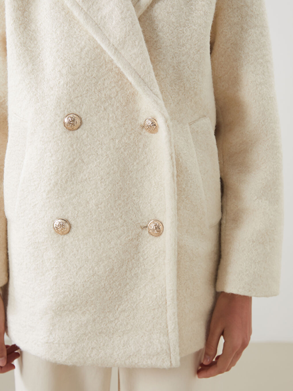 ქალი კრემისფერი შალის შერეული ქურთუკი-3