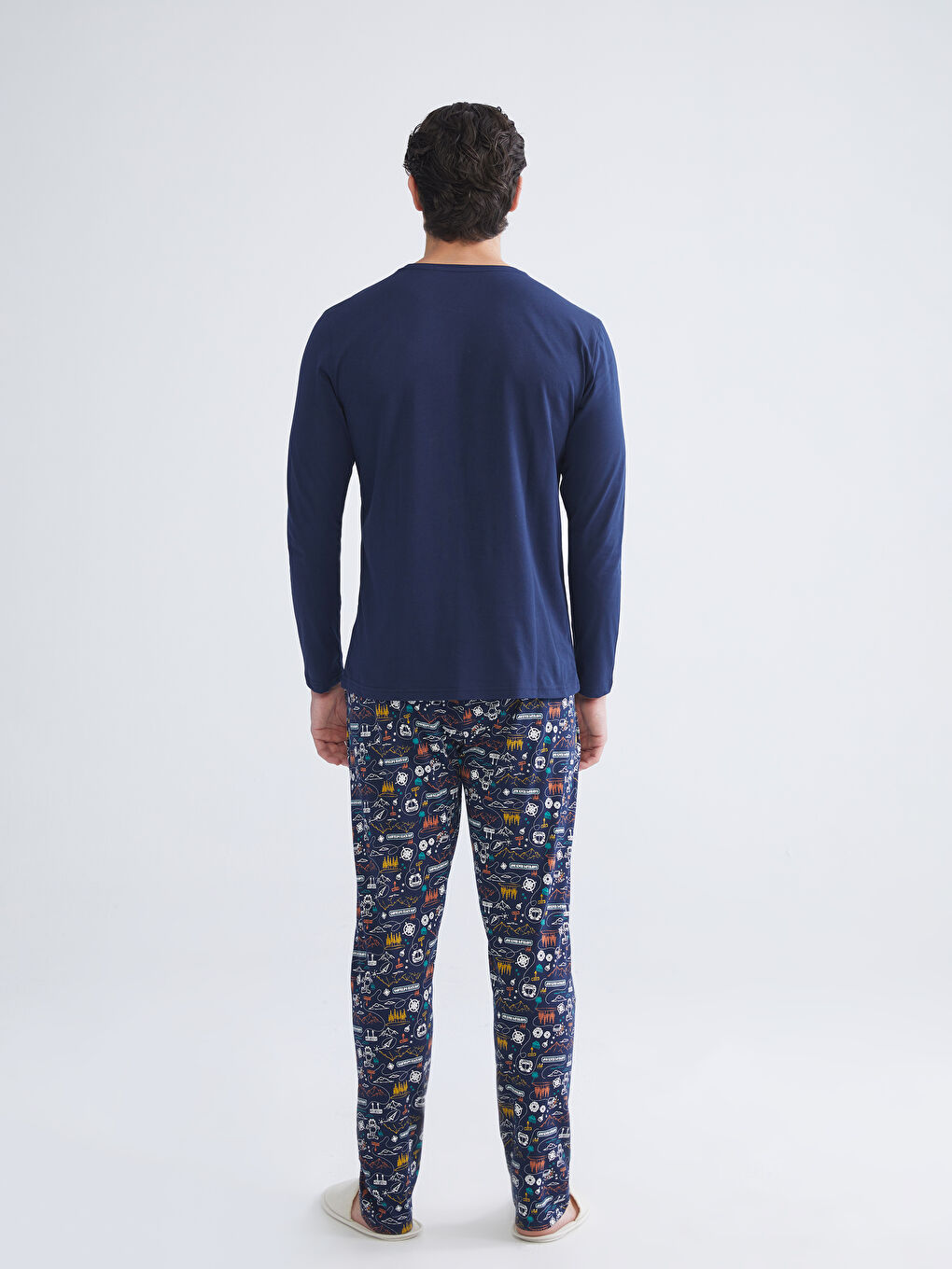 Standard Fit Garfield Printed Men's Pyjamas Set-3