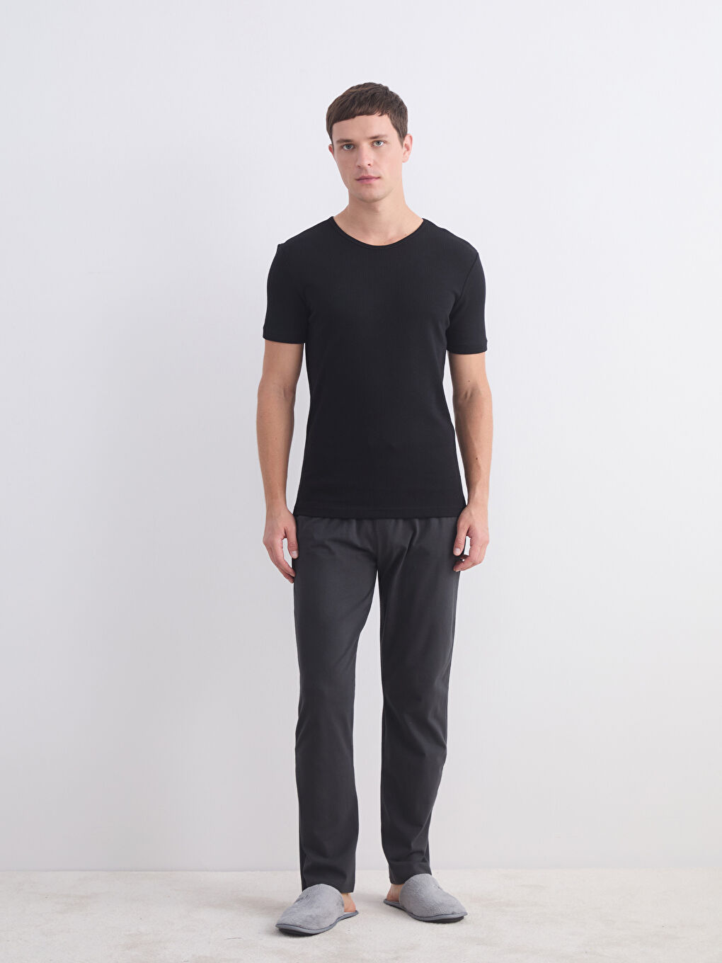 Siyah Bisiklet Yaka Kısa Kollu Termal Erkek Atlet-1