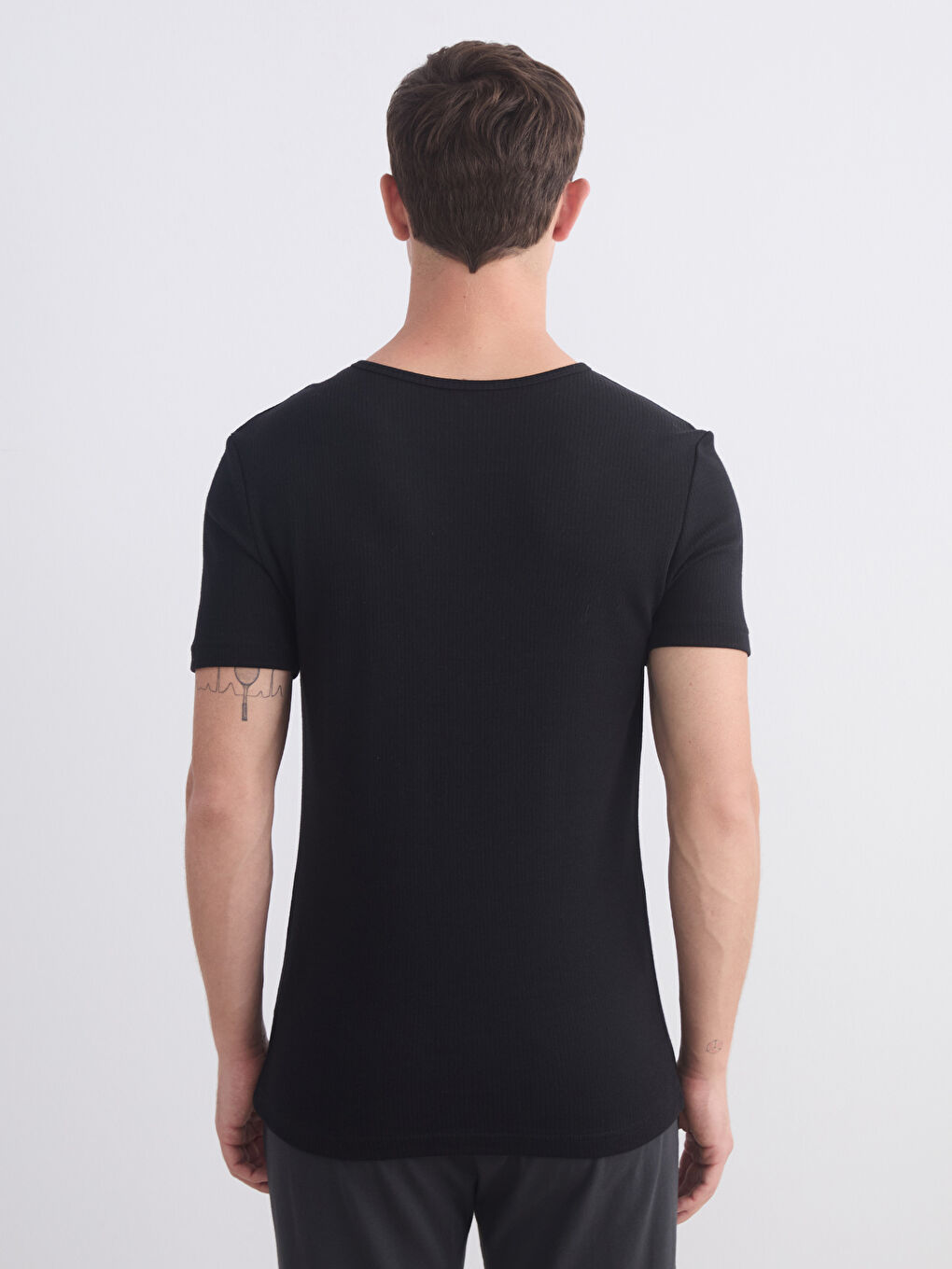 Siyah Bisiklet Yaka Kısa Kollu Termal Erkek Atlet-3