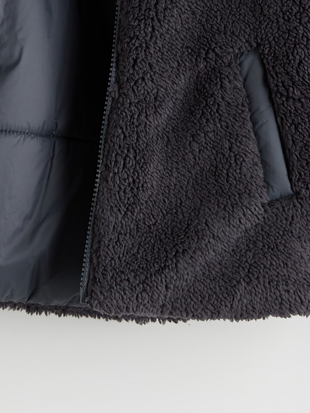 Antrasit Dik Yaka Pelüş Erkek Çocuk Mont-1