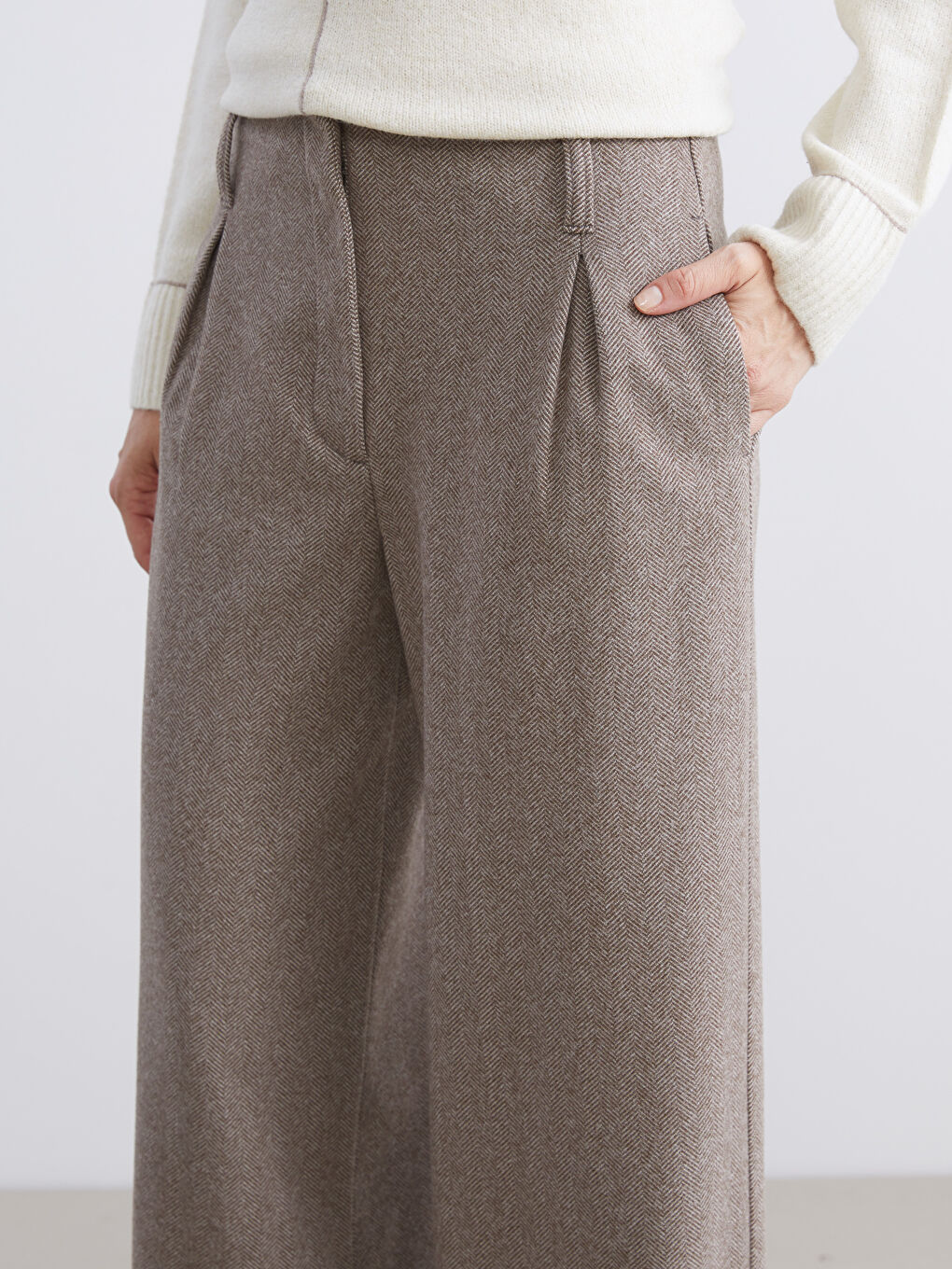 LCWAIKIKI Classic Woman BROWN Trousers -W5AR59Z8-MJD