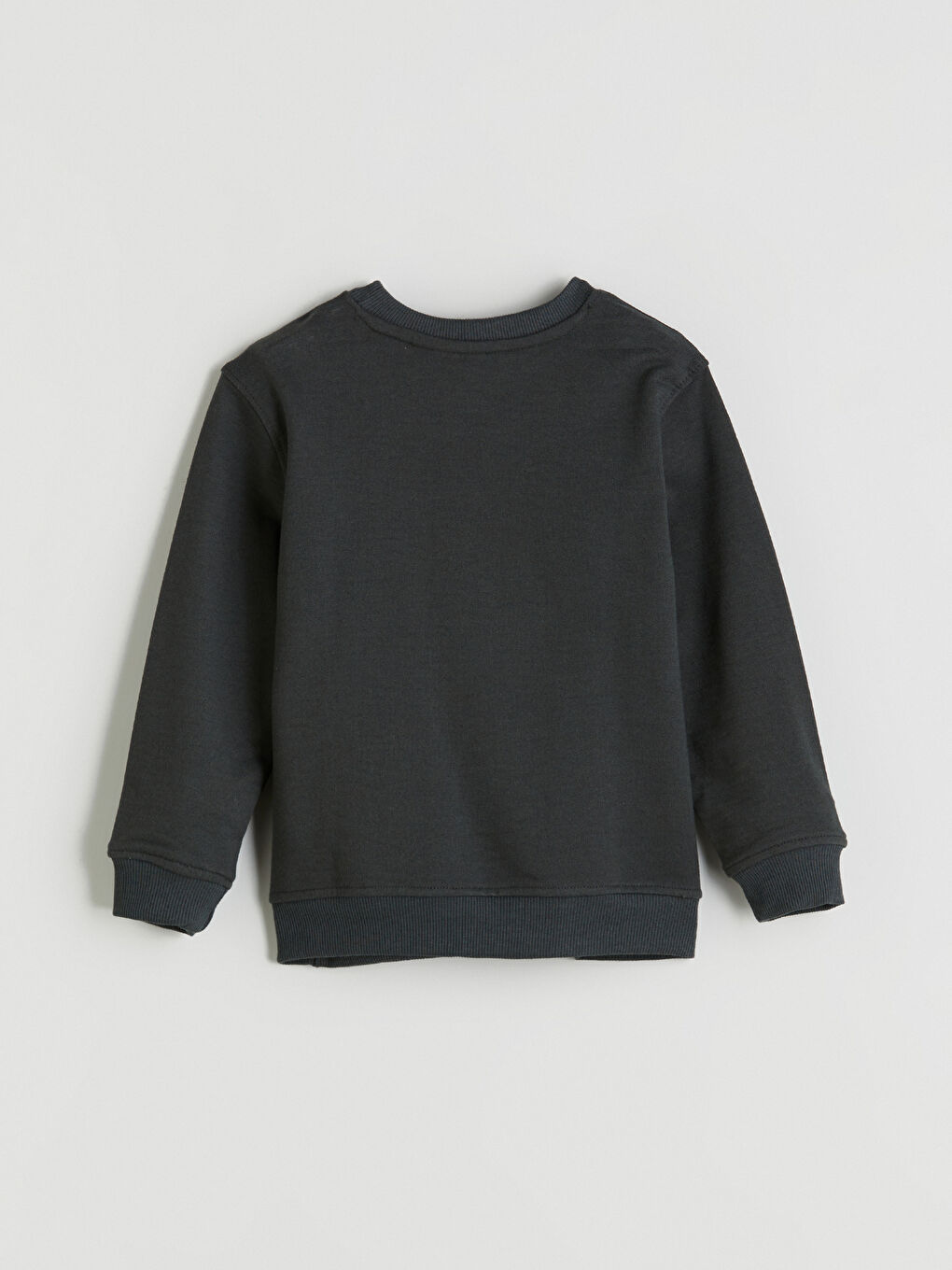 سويت شيرت مطبوع سبايدرمان بياقة دائرية للأولاد-2