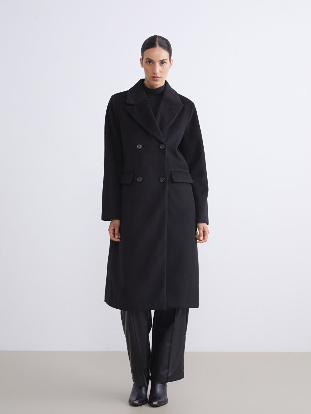 Siyah Ceket Yaka Kadın Kaşe Kaban-2