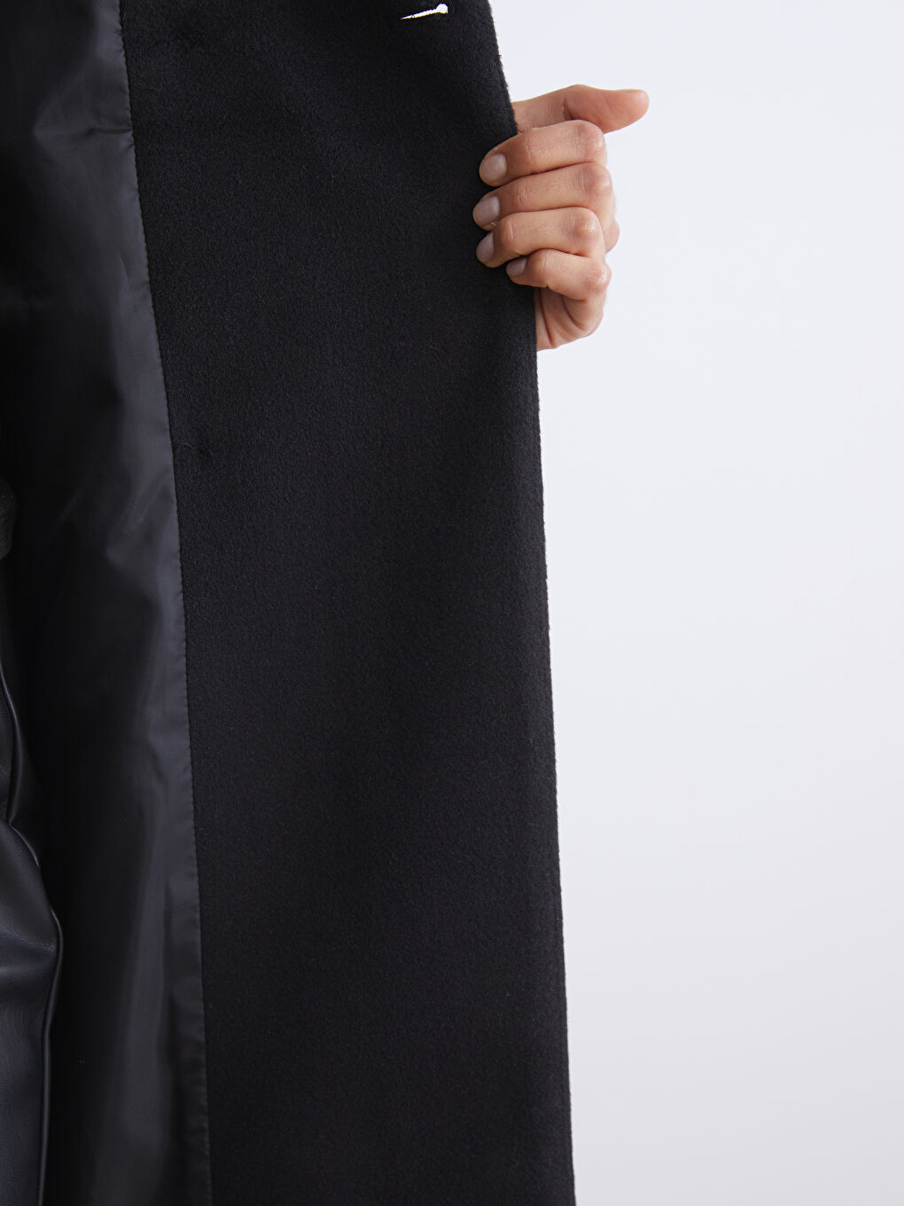 Siyah Ceket Yaka Kadın Kaşe Kaban-4