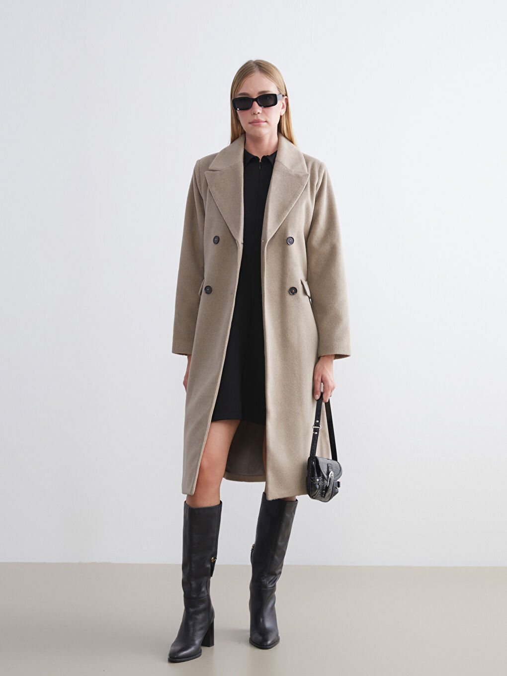 Bej Ceket Yaka Kadın Kaşe Kaban-1