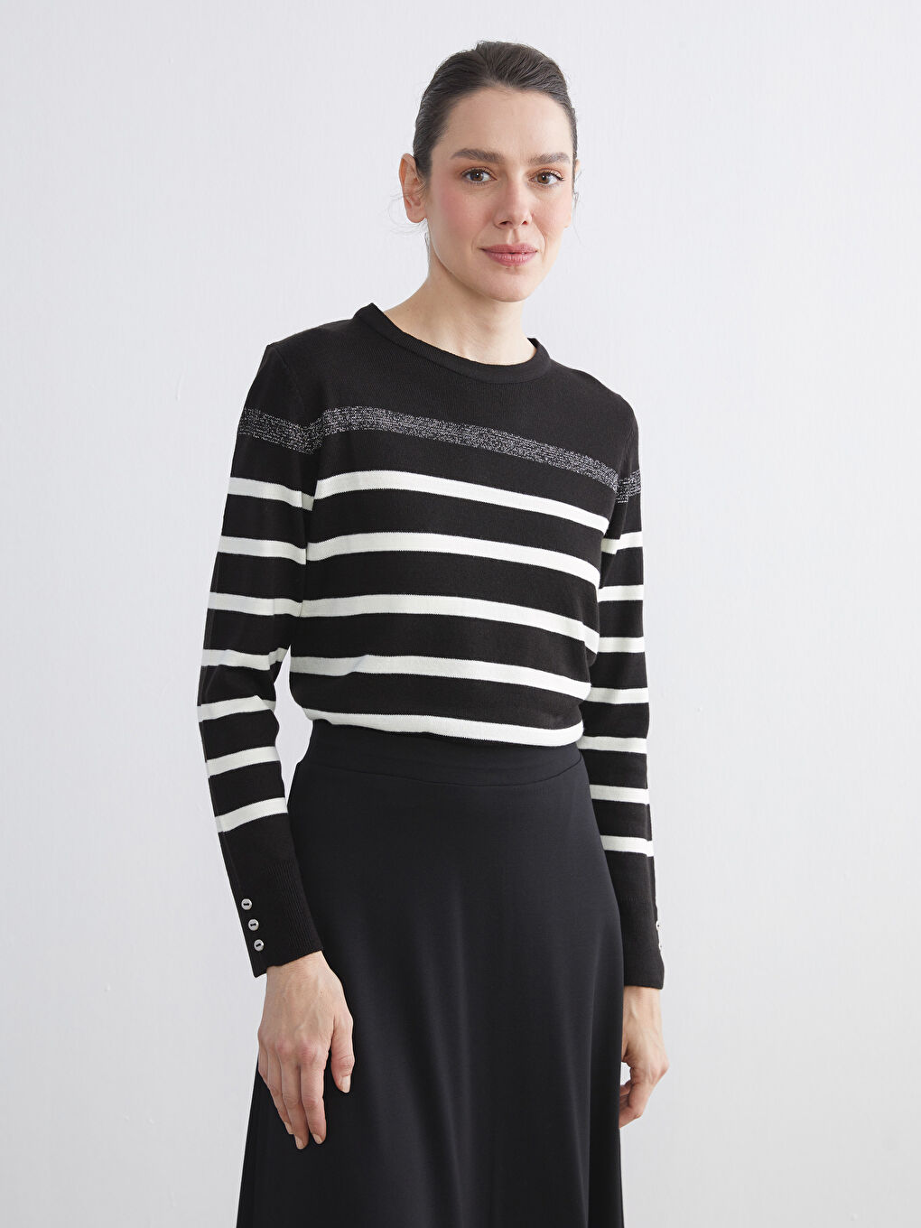 әйелдерге арналған дөңгелек жағалы жолақты трикотаж жемпір