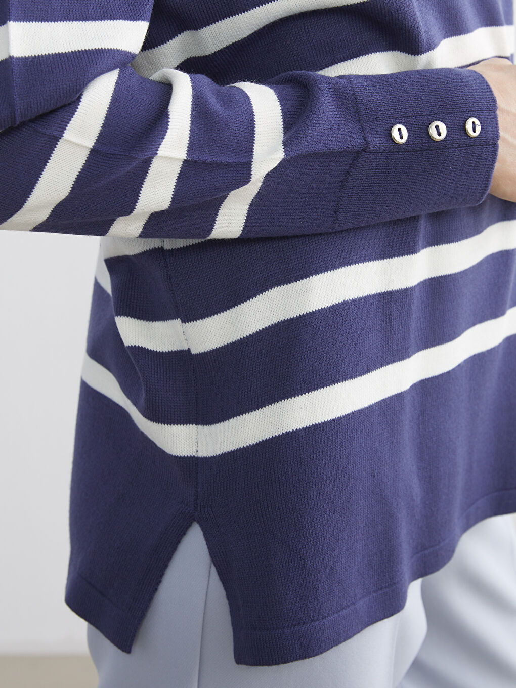 Crew Neck Striped Women's Knitwear Sweater-5