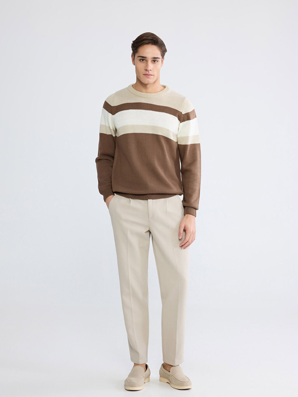 كنزة صوفية تريكو مُخَطَّطة برقبة دائرية للرجال-1