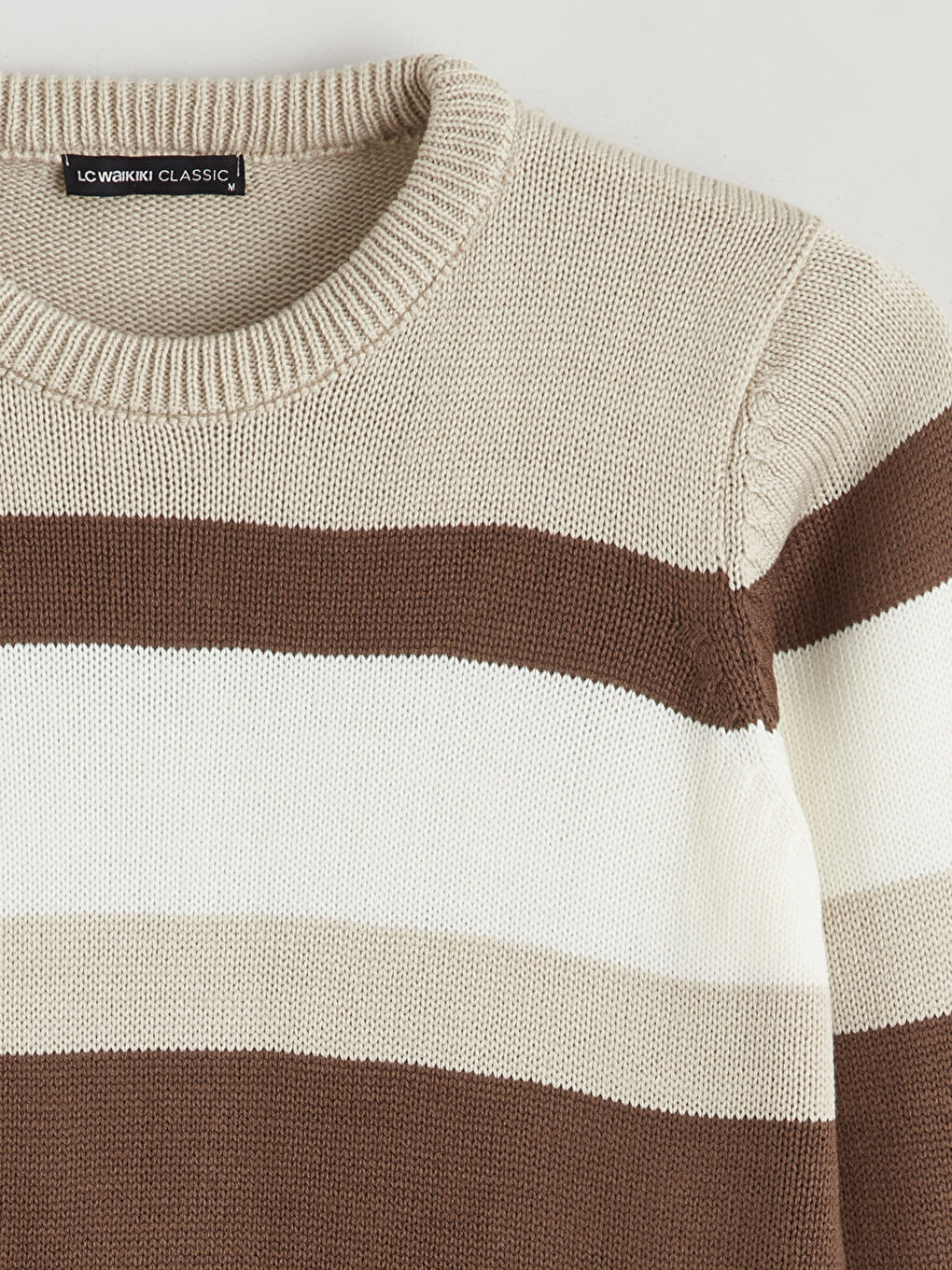 كنزة صوفية تريكو مُخَطَّطة برقبة دائرية للرجال-5