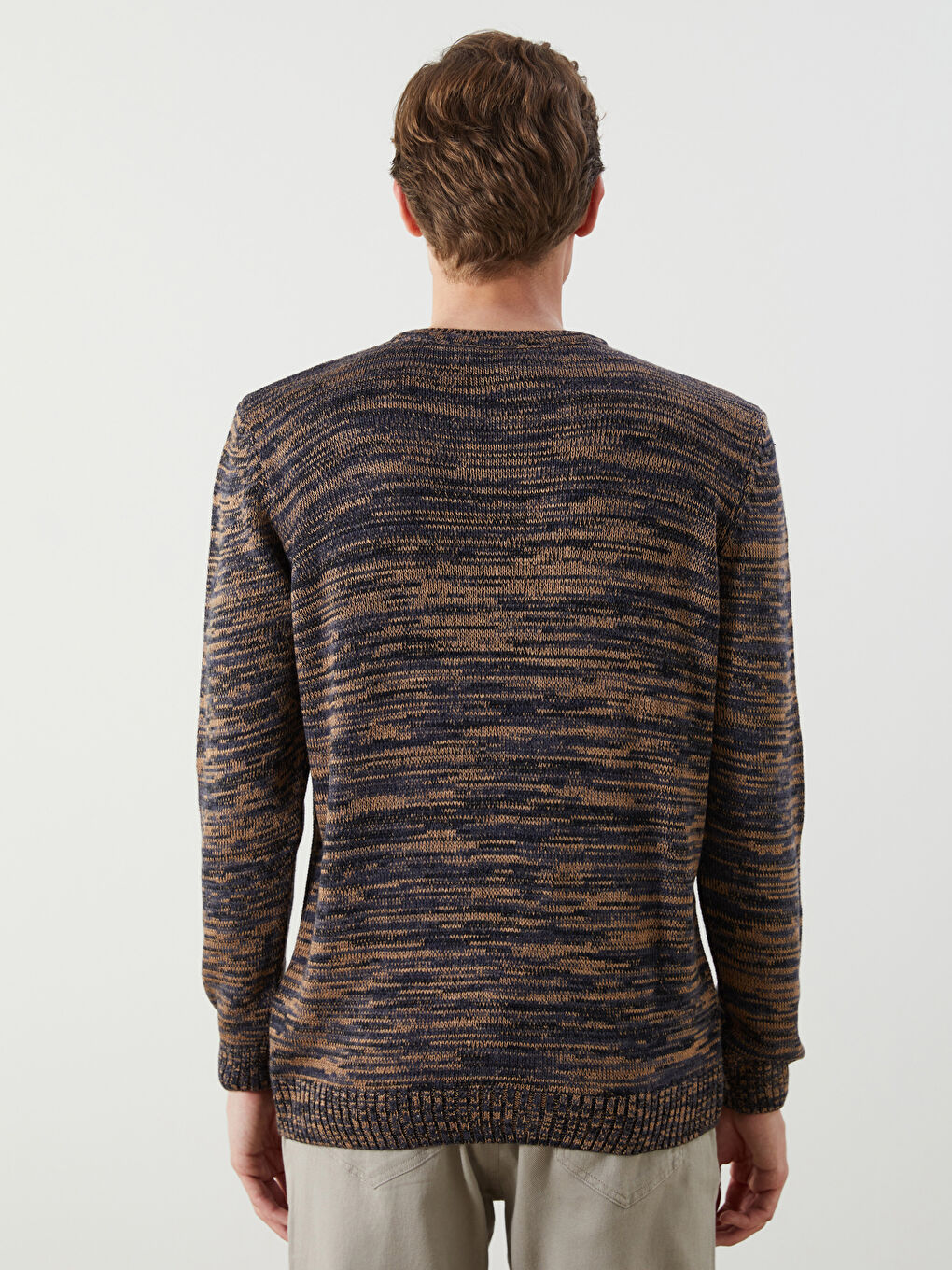 سترة تريكو رجالي بياقة دائرية ونقشة-3