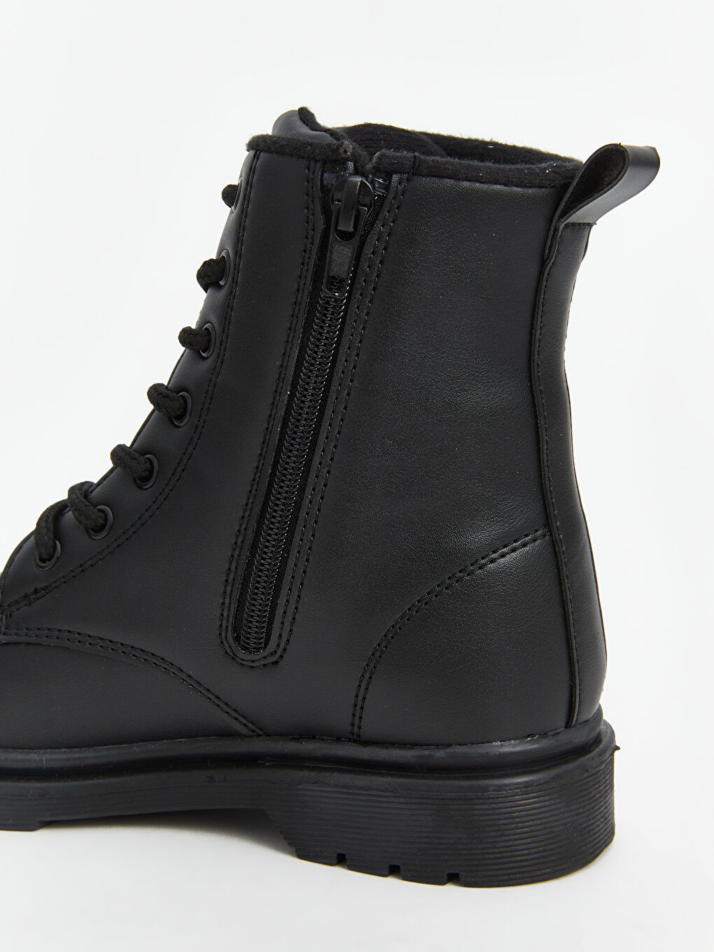 Siyah Deri Görünümlü Erkek Çocuk Bot-6