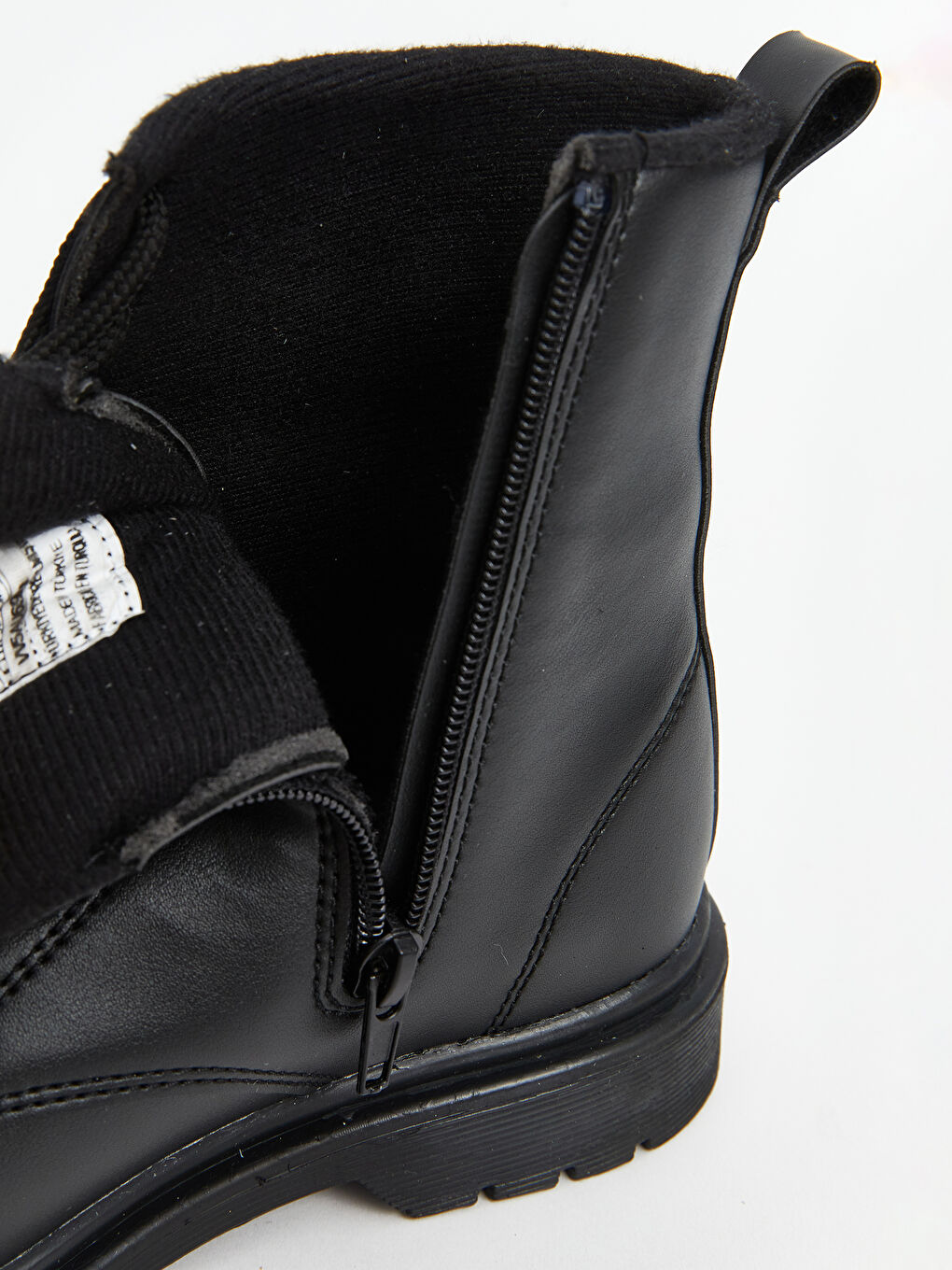 Siyah Deri Görünümlü Erkek Çocuk Bot-7