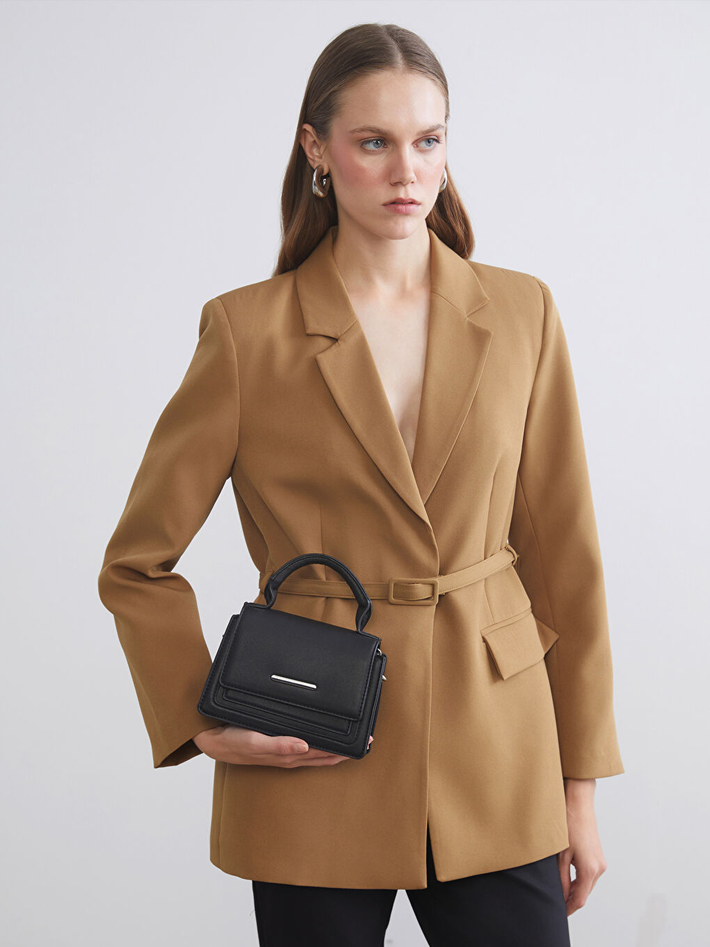 Siyah Zincir Askılı Kadın Omuz Çantası