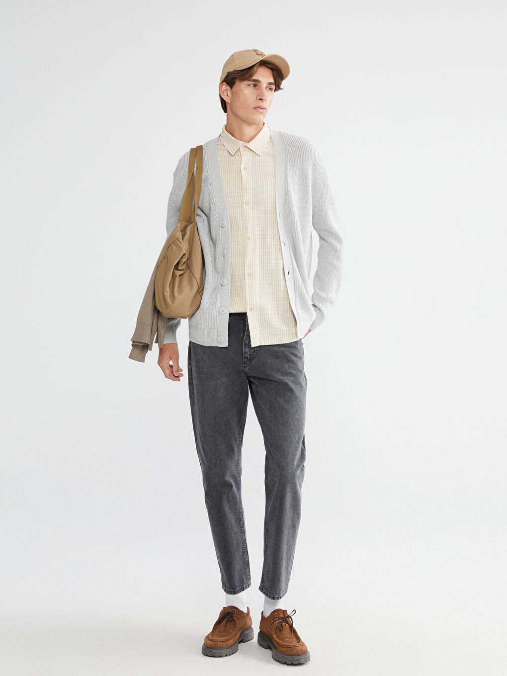 کاردیگانی تریکۆی یاخەی V فیتی ئاسایی بۆ پیاوان-1