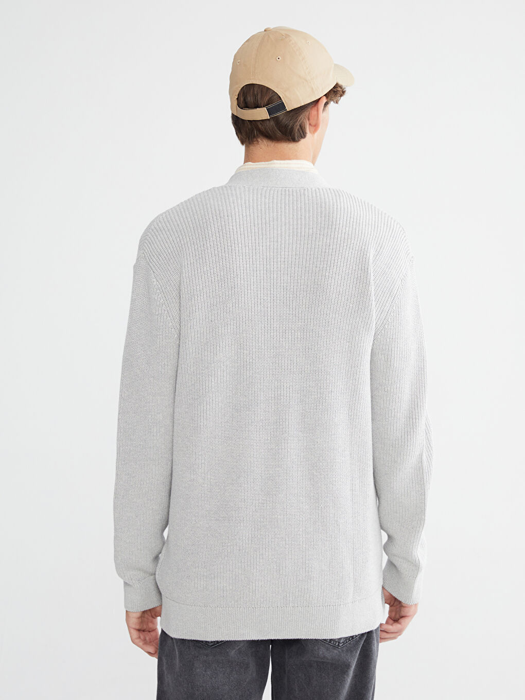 کاردیگانی تریکۆی یاخەی V فیتی ئاسایی بۆ پیاوان-3