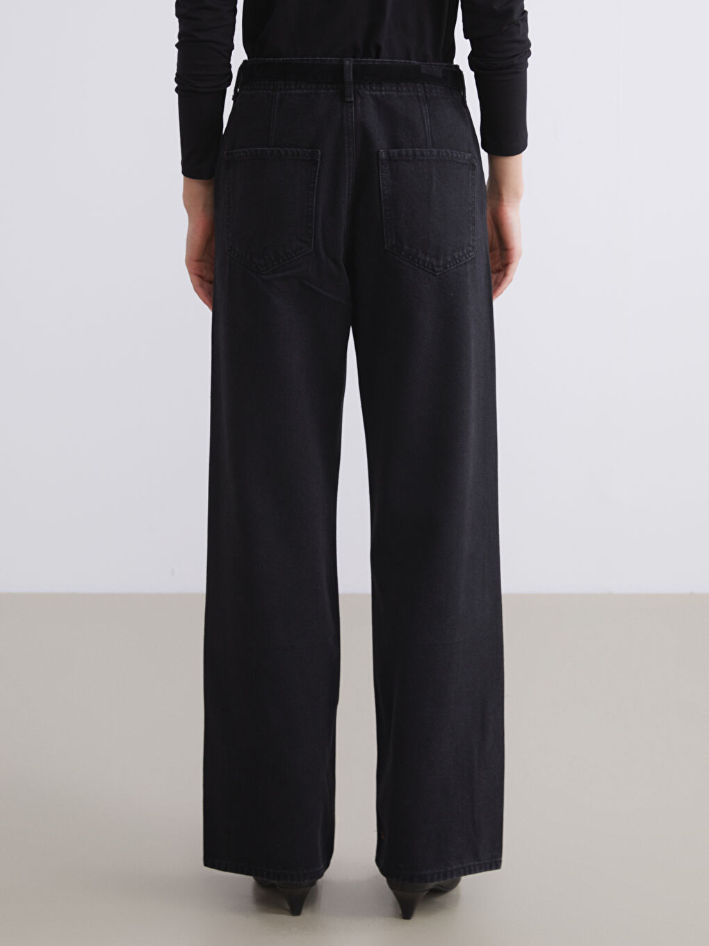 Siyah Beli Kemerli Wideleg Kadın Jean Pantolon-3