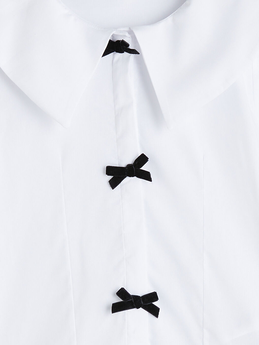 Beyaz Bebe Yaka Fiyonk Detaylı Kız Çocuk Gömlek-1