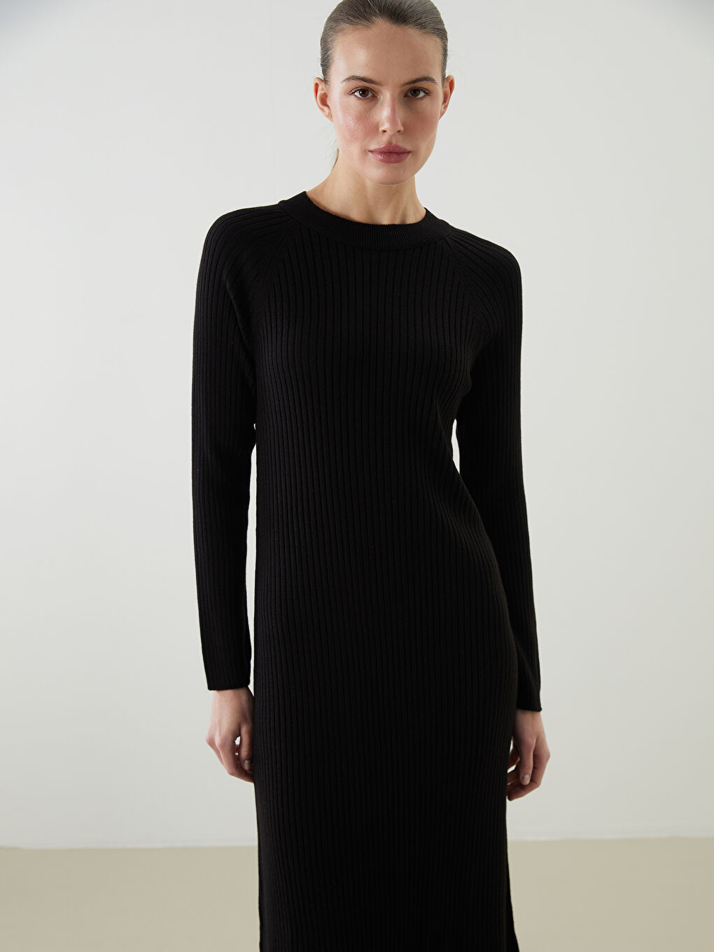 Crew Neck Knit Dress-1