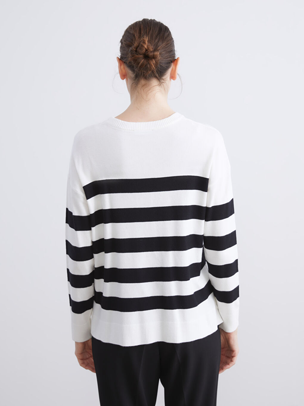 LCWAIKIKI Classic Crew Neck Striped Oversize Women's Knitwear Sweater -W5BA43Z8-LGS