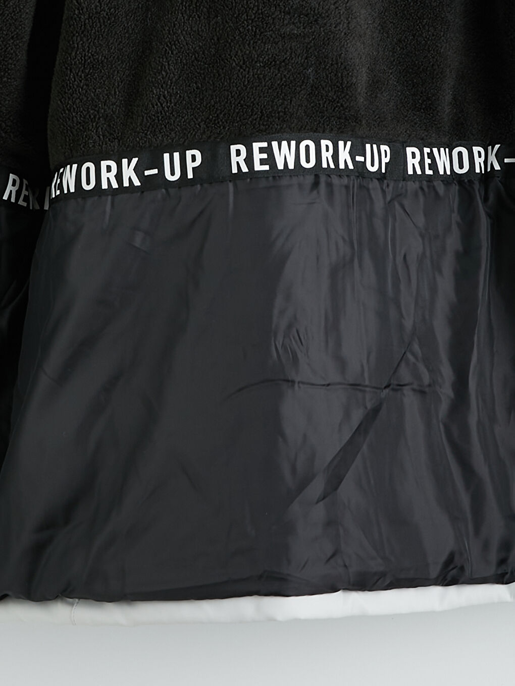 Gri Standart Kalıp Kapüşonlu Erkek Mont-1