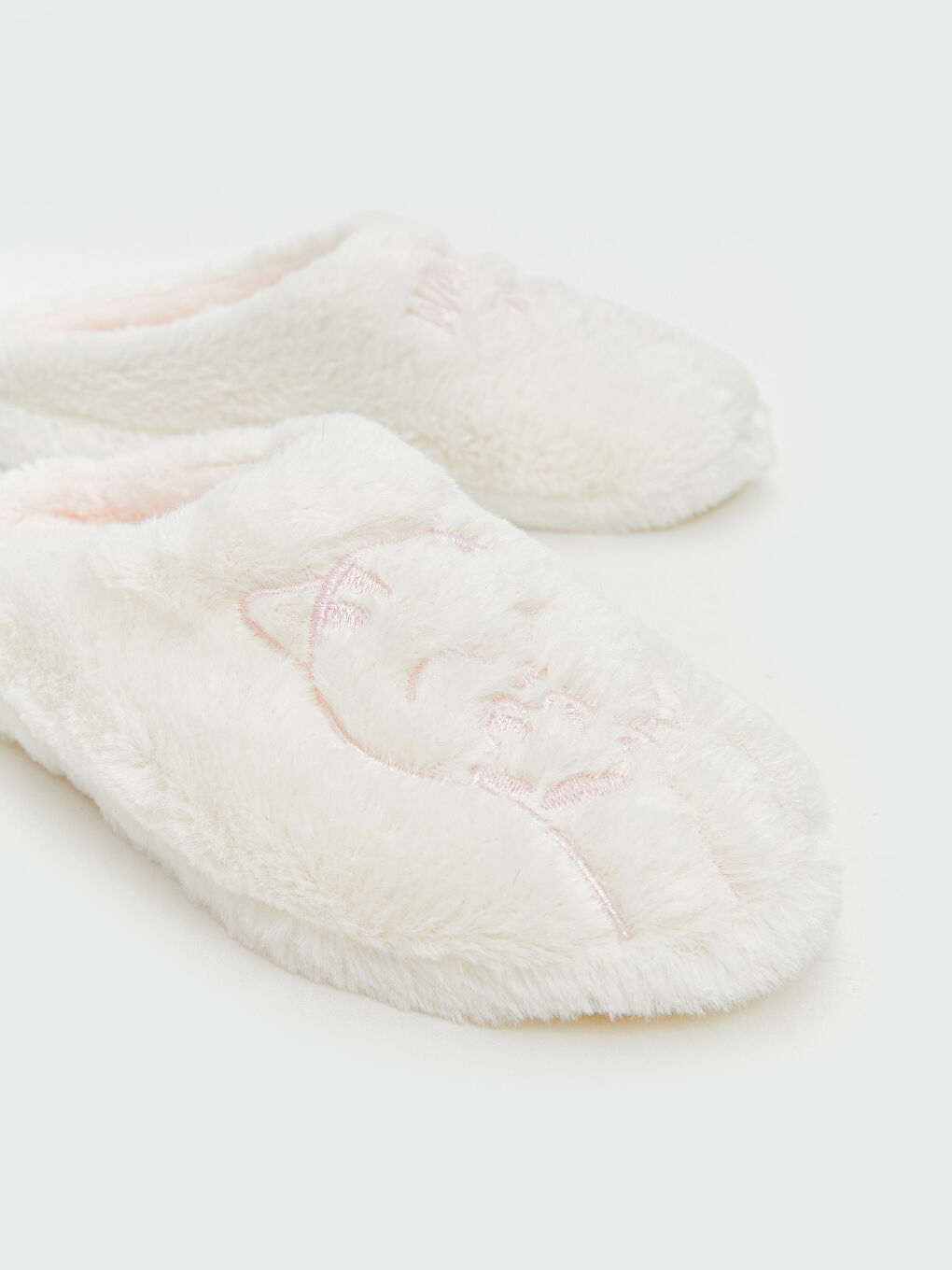 Ekru Hayvan Nakışlı Pelüş Kız Çocuk Ev Terliği-2
