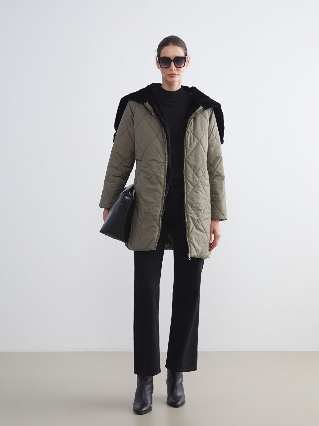 Hooded Women's Puffer Coat-1