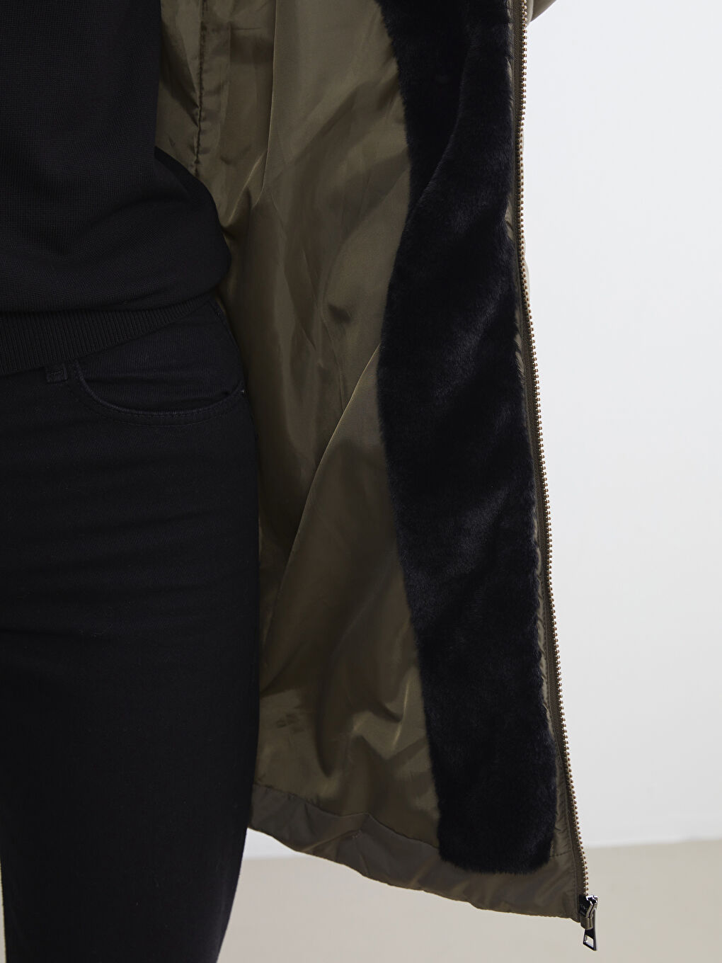Hooded Women's Puffer Coat-3