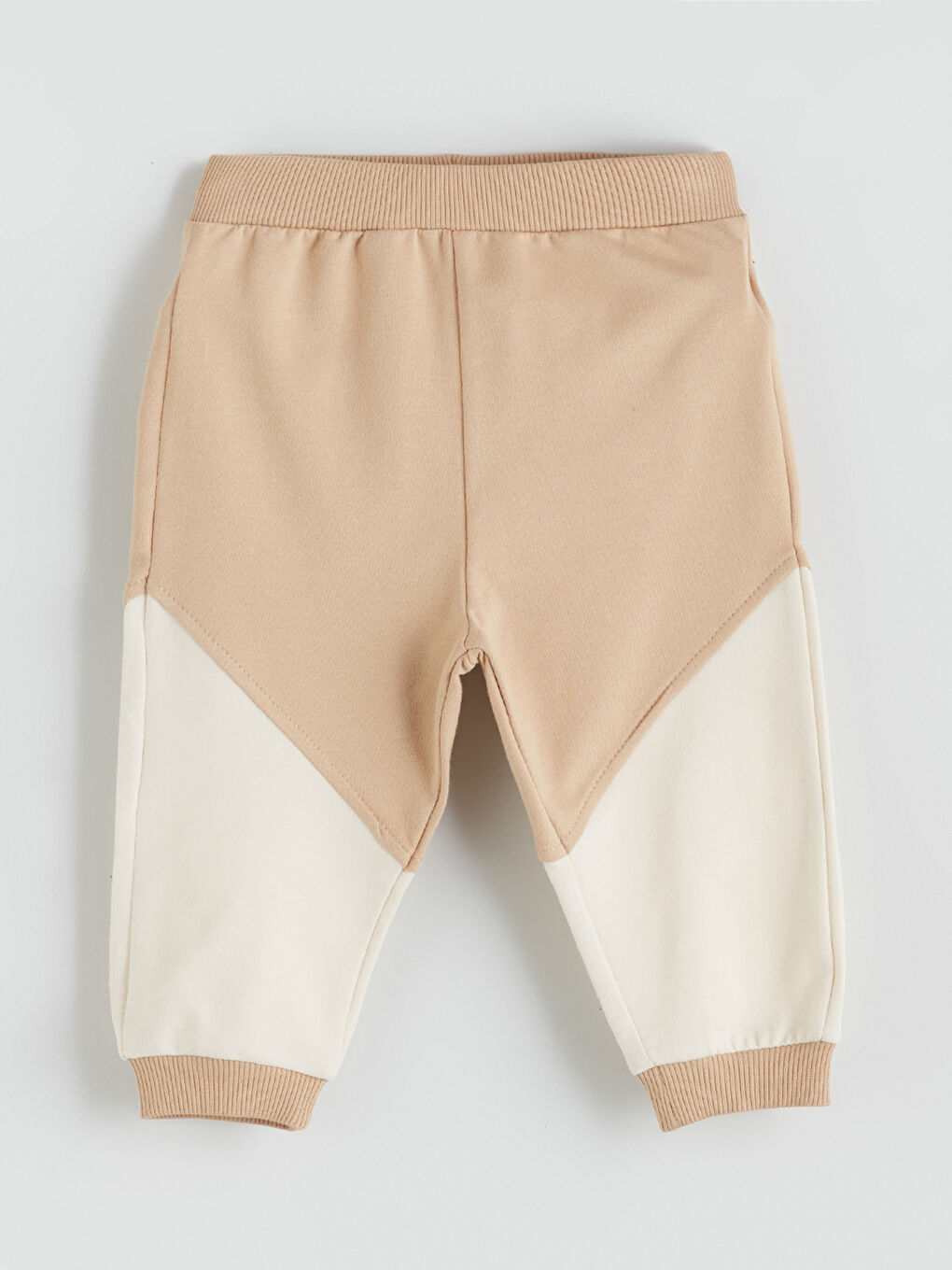 طقم سويشرت وسروال رياضي مطبوع لولد صغير (جوج ديال الباكات)-4