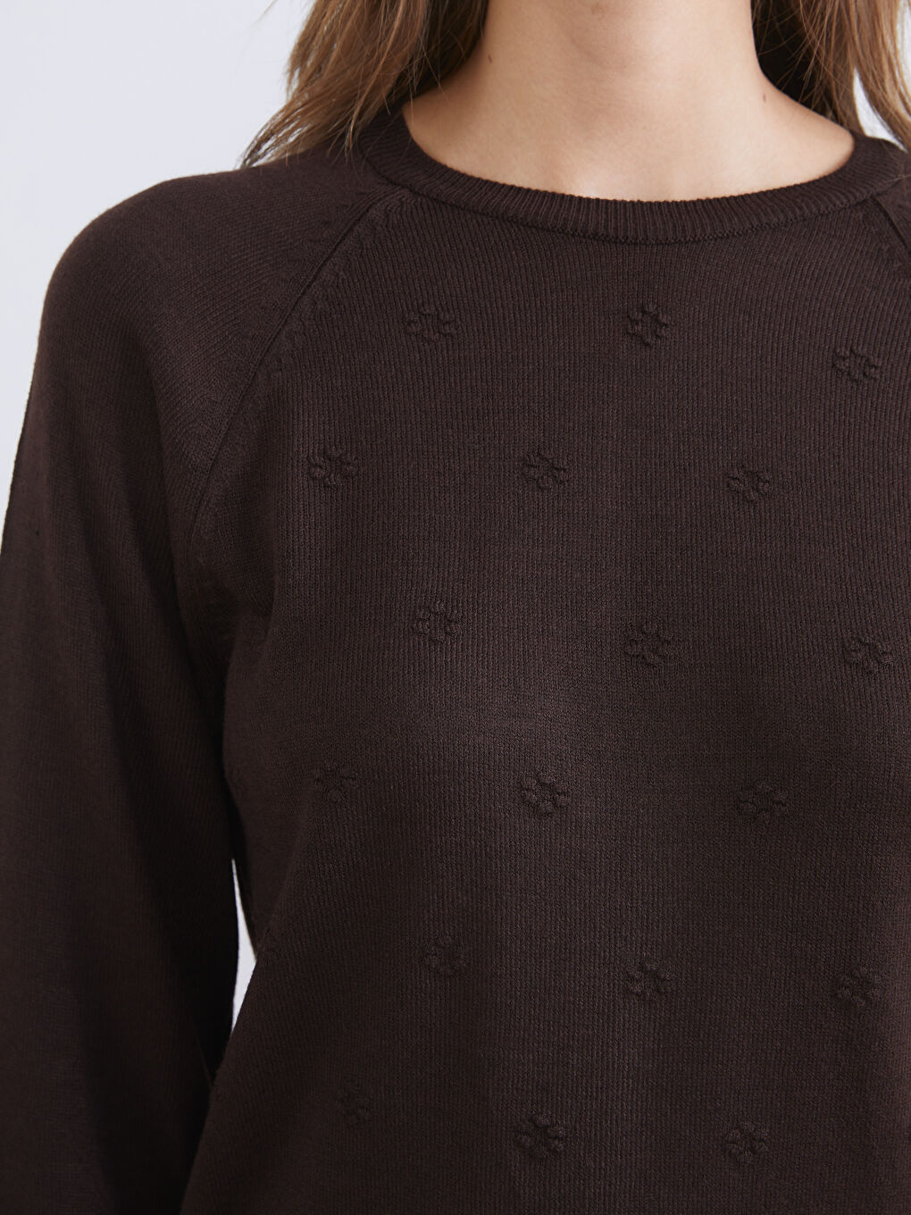 سترة تريكو مُزهر بياقة دائرية للسيدات-2