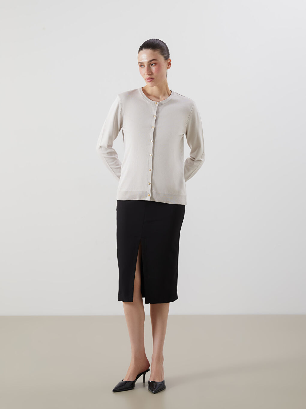 Bej Bisiklet Yaka Kadın Triko Hırka-2