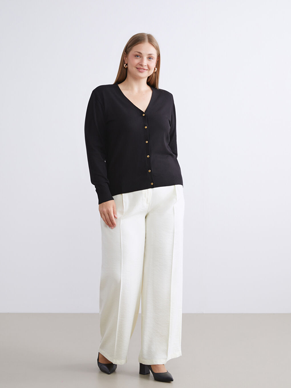 Siyah V Yaka Kadın Triko Hırka-6