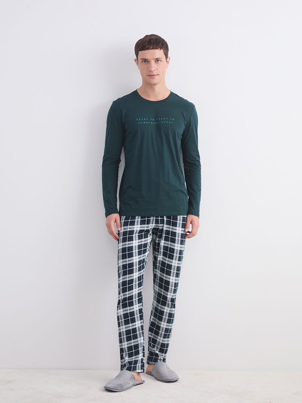 طقم بيجامة ياقة دائرية للرجال-1