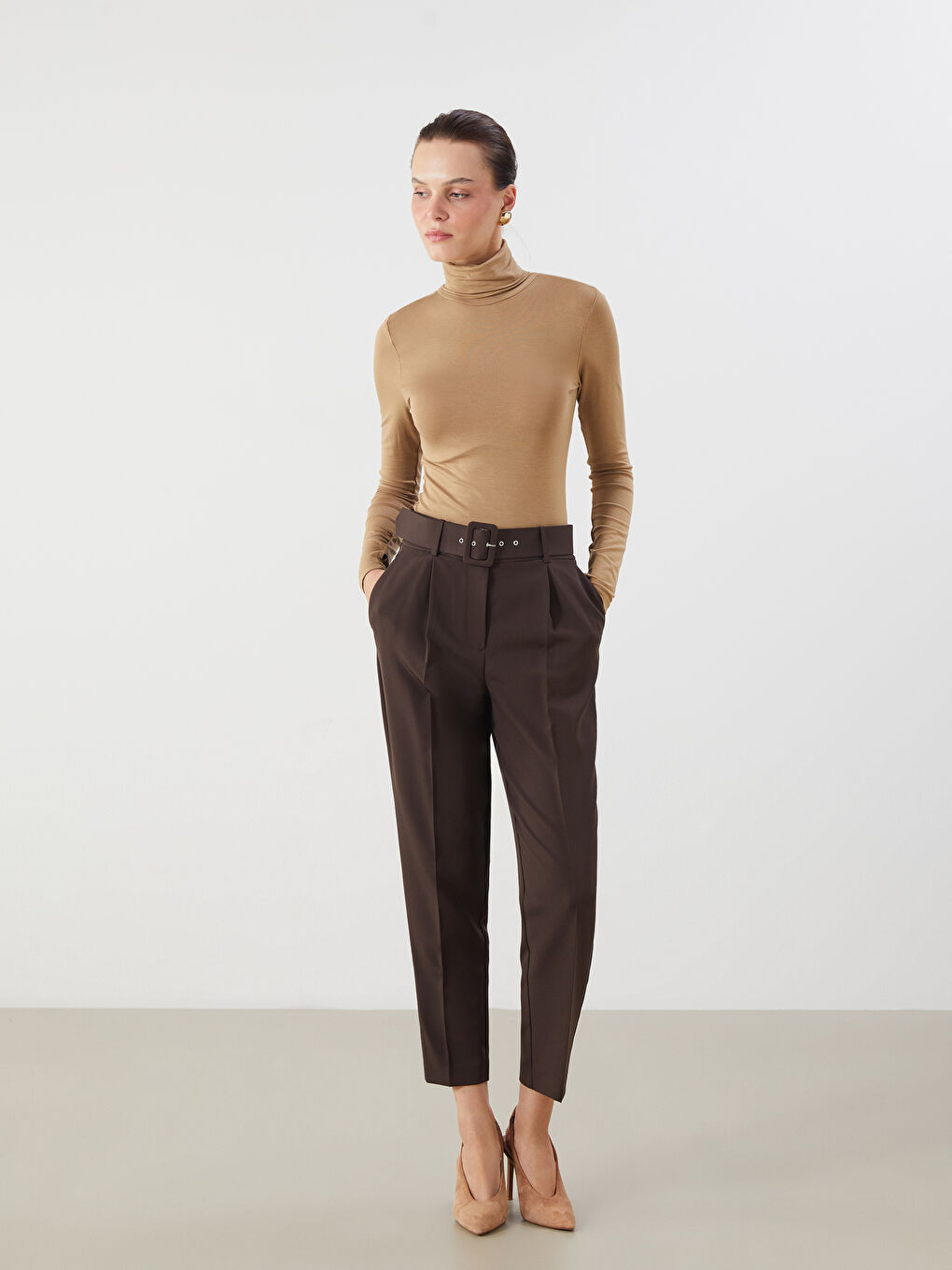 LCW Vision Pantalone sa pojasom visokog struka šargarepa fit ženski plisirane pantalone -W5BE44Z8-Z0Z