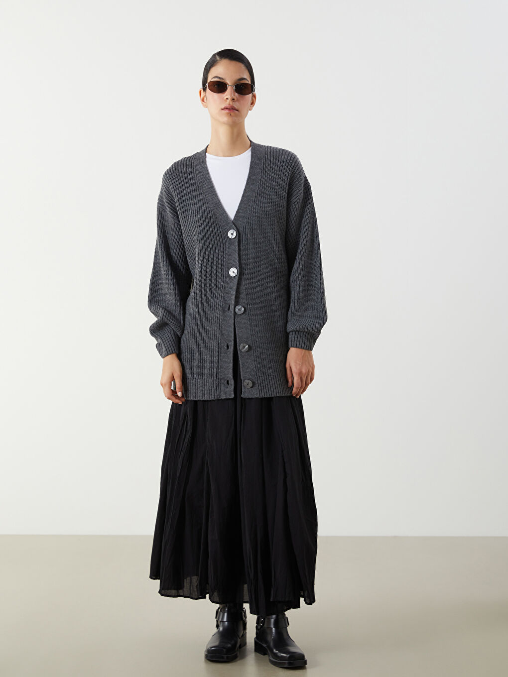 Gri V Yaka Kadın Triko Hırka-1