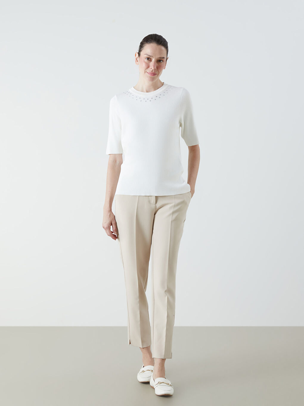 Ekru Bisiklet Yaka Taşlı Kadın Triko Kazak-1