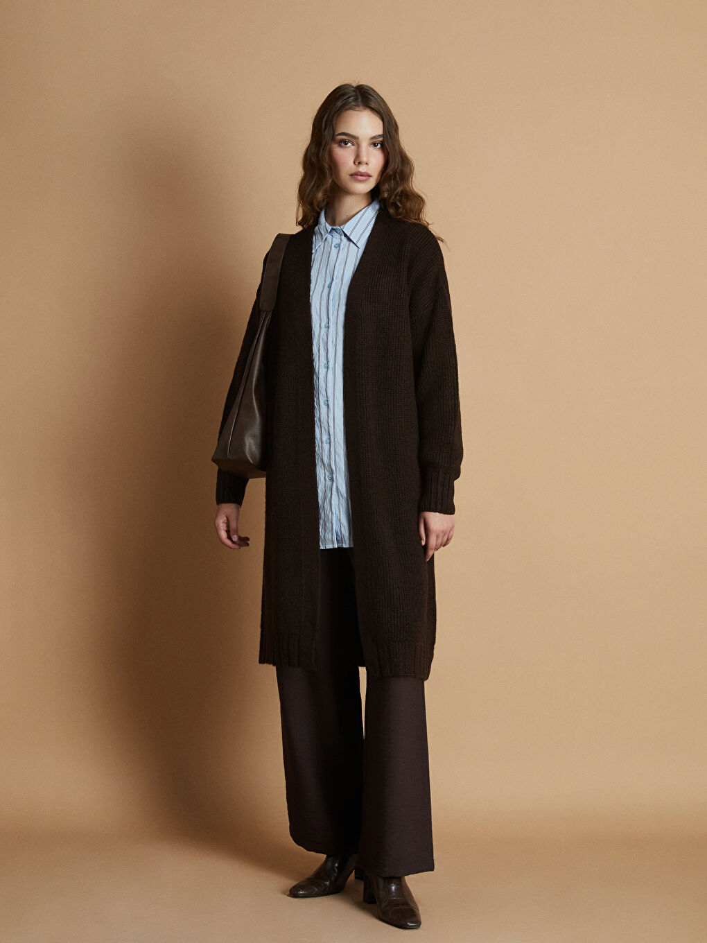 Kahverengi Şal Yaka Oversize Kadın Triko Hırka-1